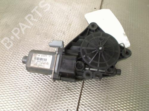 Left front window motor HYUNDAI i30 Estate (FD) 1.4 | BP28140393E21 