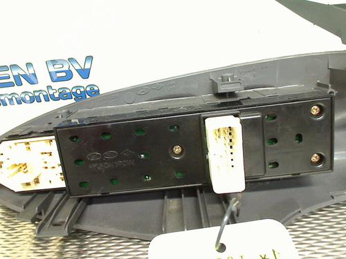 Left front window switch HYUNDAI TUCSON (JM) 2.0 | BP31306721I27