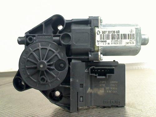 Motore alzacristalli anteriore destro RENAULT MEGANE III Grandtour (KZ0/1) 1.5 dCi (KZ09, KZ0D, KZ1G, KZ29, KZ14, KZ1W, KZ10, KZ1F,... (110 hp) 32262774