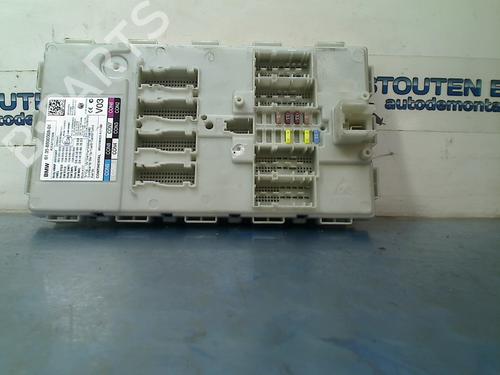 Used Fuse box BMW 5 Touring (G31) 520 i (184 hp) 13520332