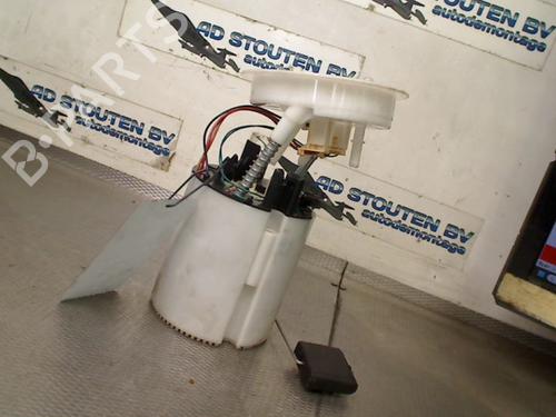 Used Fuel pump BMW 1 (E87) 118 i (143 hp) 28382495