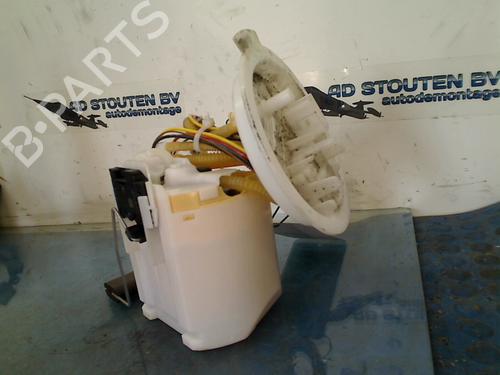 Used Fuel pump BMW 5 Touring (G31) 520 i (184 hp) 13702732