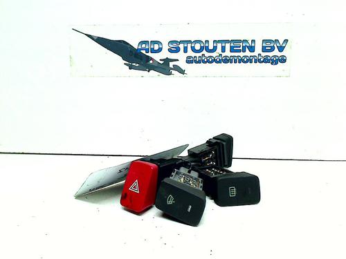 Used Switch HYUNDAI TUCSON (JM) 2.0 All-wheel Drive (141 hp) 11304353