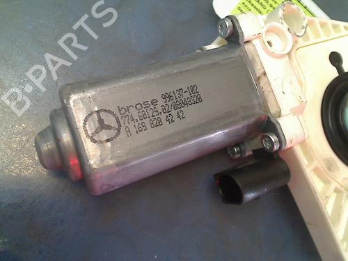 Right front window motor MERCEDES-BENZ B-CLASS Sports Tourer (W245) B 180 CDI (245.207) | BP17528588E20 
