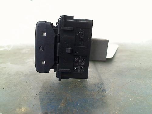 Switch NISSAN JUKE (F15) 1.6 DIG-T NISMO RS 4x4 | BP18233464I30 