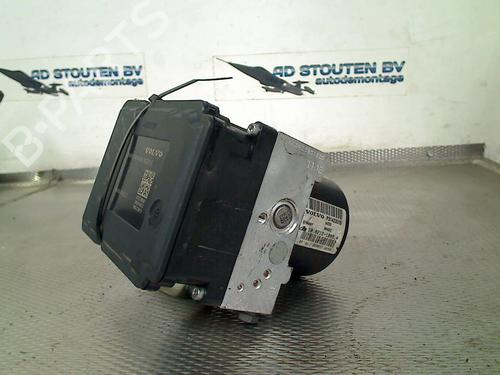Used ABS pump VOLVO V40 Cross Country (526) D2 (114 hp) 26121395