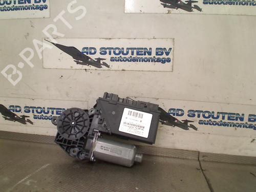 Used Right front window motor VW PHAETON (3D1, 3D2, 3D3, 3D4, 3D6, 3D7, 3D8, 3D9) 3.0 V6 TDI 4motion (240 hp) 28292658