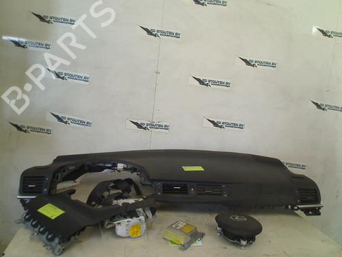 Kit airbags LEXUS CT (ZWA10_) 200h (ZWA10_, ZWA10R) (136 hp) 31040000