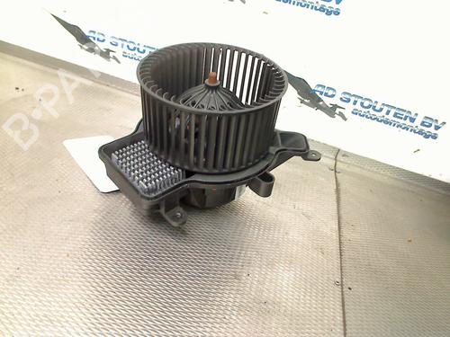 Heater blower motor PEUGEOT 3008 I MPV (0U_) 2.0 HDi Hybrid4 (0URHCA) | BP30514552M62 