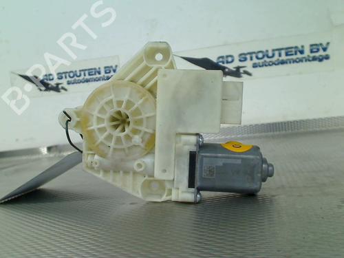 Used Right rear window motor Right rear window motor SKODA RAPID (NH3, NK3, NK6) 1.2 TSI (86 hp) 33771093 33771093