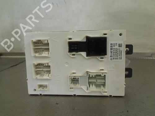 Used Fuse box Fuse box 37025618 37025618