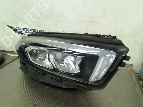 Used Right headlight MERCEDES-BENZ A-CLASS Saloon (V177) A 180 (177.184) (136 hp) 29386881