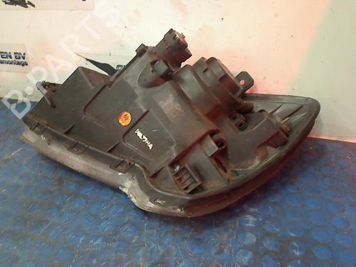 Right headlight KIA SPORTAGE II (JE_, KM_) 2.0 i 16V | BP11324503C29
