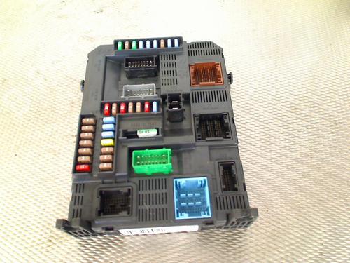 Used Fuse box Fuse box 38085609 38085609