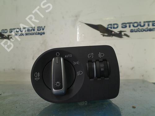 Used Headlight switch AUDI A1 Sportback (8XA, 8XF) 1.4 TDI (90 hp) 13654747