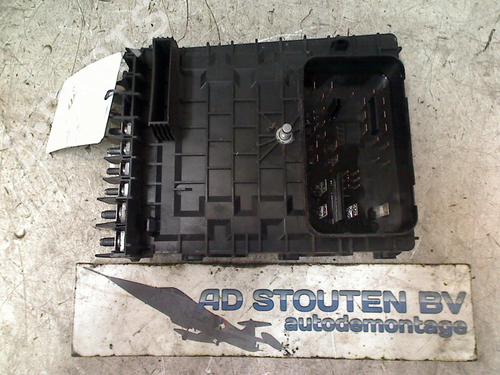 Used Fuse box VW GOLF VI (5K1) 2.0 GTi (210 hp) 11320894