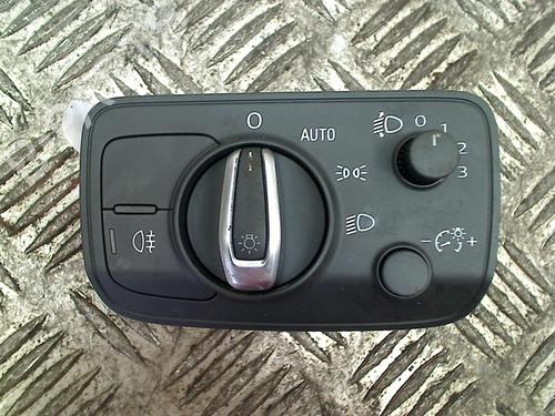 Used Headlight switch AUDI A3 Sportback (8VA, 8VF) 1.4 TSI (150 hp) 11308088
