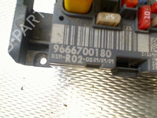 Fuse box PEUGEOT 3008 I MPV (0U_) 2.0 HDi 150 / BlueHDi 150 | BP30747780E1