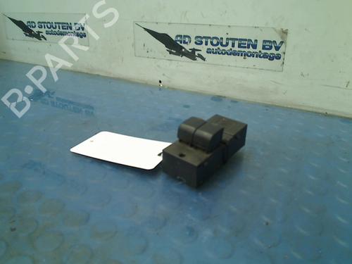 Used Left front window switch NISSAN MICRA III (K12) 1.2 16V (80 hp) 17328325