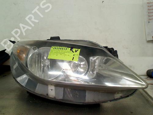 Faro derecho SEAT IBIZA IV ST (6J8, 6P8) 1.2 TDI (75 hp) 31280357