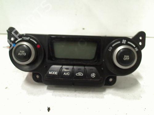Used Climate control KIA CERATO I Hatchback (LD) 2.0 (143 hp) 11260403