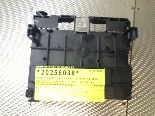Fuse box PEUGEOT 3008 I MPV (0U_) 2.0 HDi 150 / BlueHDi 150 | BP30747780E1