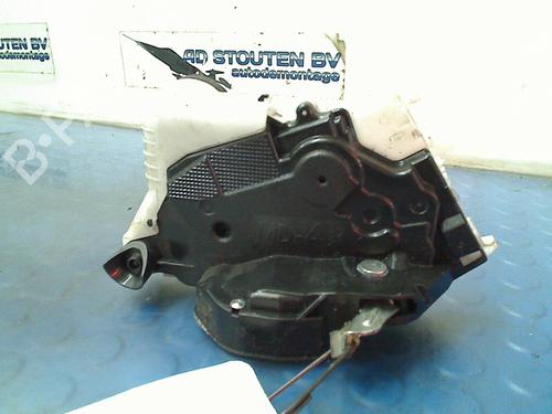Used Front right lock TOYOTA YARIS (_P13_) 1.4 D (NLP130_, NLP130) (90 hp) 11260862