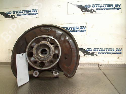 Achsschenkel links hinten für MERCEDES-BENZ C-CLASS (W205) C 350 e (205.047) (279 hp) 31263789