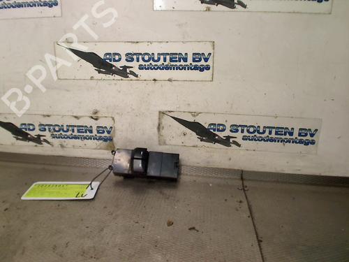 Used Left front window switch HYUNDAI i30 (GD) 1.4 (99 hp) 30874885