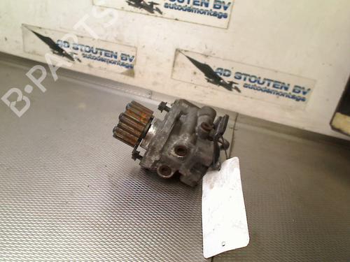 Used Fuel pump VOLVO V60 I (155) D2 (120 hp) 30733204