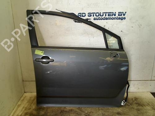Used Right front door TOYOTA COROLLA Verso (ZER_, ZZE12_, R1_) 1.8 (ZNR11_, ZNR11R) (129 hp) 11261680
