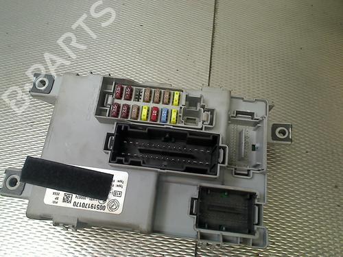 Fuse box OPEL COMBO Box Body/MPV (X12) 1.3 CDTI (B05) | BP33112234E1 - Image 2