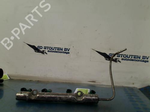 Regua injecçao TOYOTA PRIUS Liftback (_W2_) 1.5 Hybrid (NHW20_, NHW20R) (112 hp) 30052102