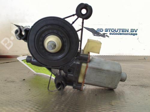 Fensterhebermotor vorne links für VW GOLF SPORTSVAN VII (AM1, AN1) 1.4 TSI (125 hp) 30747709