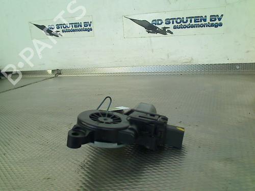 Motor elevalunas trasero izquierdo Motor elevalunas trasero izquierdo MAZDA 3 (BM, BN) 2.0 (120 hp) 33771120 33771120