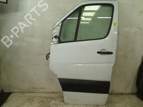 Dør venstre foran Dør venstre foran MERCEDES-BENZ SPRINTER 3,5-t Platform/Chassis (B906) 316 CDI (906.131, 906.133, 906.135, 906.231, 906.233,... (163 hp) 36405863 36405863