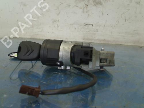 Used Switch Switch 11327136 11327136
