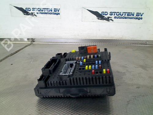 Boîte à Fusibles VOLVO XC90 I (275) 2.5 T AWD (209 hp) 31902367