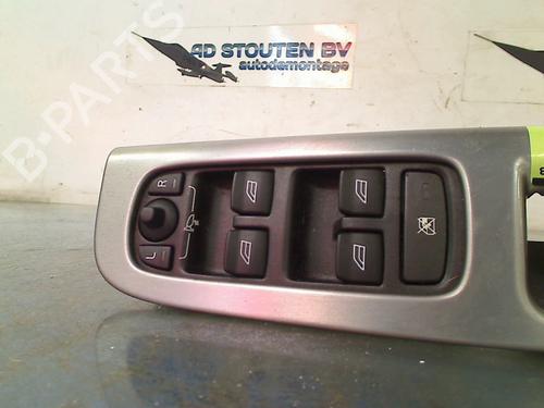 Used Left front window switch VOLVO S40 II (544) 1.8 (125 hp) 17431477