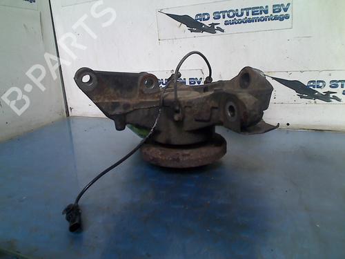 Used Right front steering knuckle MERCEDES-BENZ SPRINTER 3,5-t Bus (B906) 314 CDI (906.731, 906.733, 906.735) (143 hp) 13720361