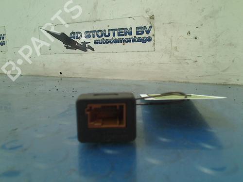 Used Switch PEUGEOT 508 I (8D_) 2.0 BlueHDi 150 (150 hp) 13215433