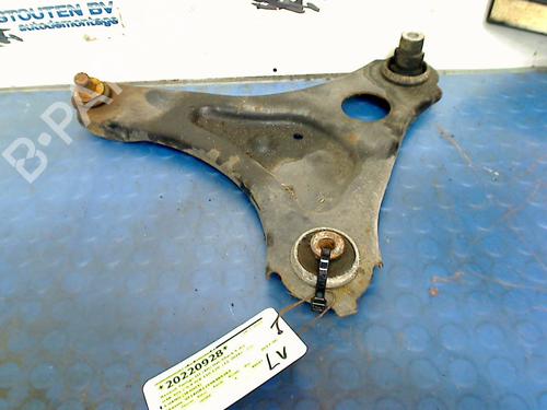 Used Left front suspension arm RENAULT TWINGO III (BCM_, BCA_) 0.9 TCe 110 (109 hp) 18261539