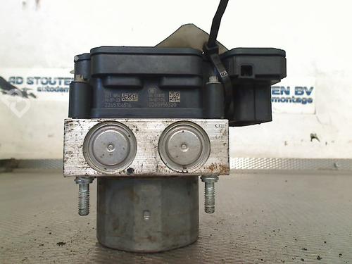 Bremsaggregat ABS für RENAULT TWINGO III (BCM_, BCA_) 1.0 SCe 70 (71 hp) 30830490