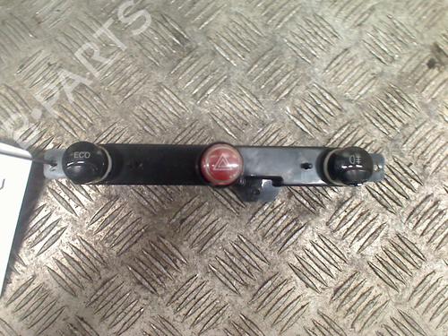 Used Warning switch FIAT 500 (312_) 0.9 (312AXG1A, 312.AXG11) (86 hp) 13124684