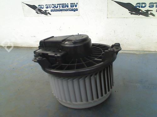 Heater blower motor TOYOTA YARIS (_P13_) 1.0 (KSP130_, KSP130) | BP21078997M62 