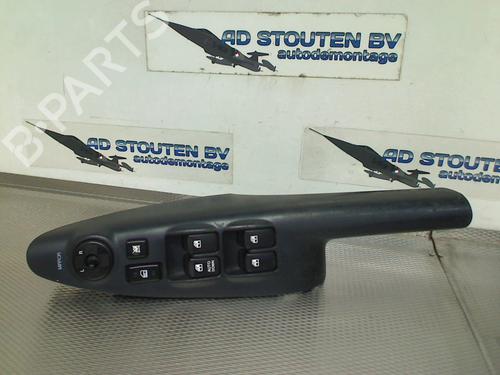 Pulsantiera anteriore sinistra HYUNDAI TUCSON (JM) 2.0 (141 hp) 31306721