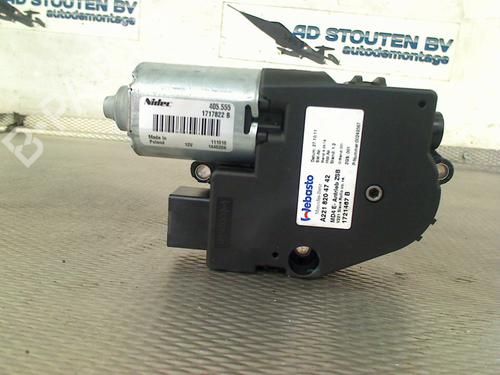 Motore del tettuccio apribile MERCEDES-BENZ S-CLASS (W221, V221) S 350 BlueTec (221.026, 221.126) (258 hp) 30901780