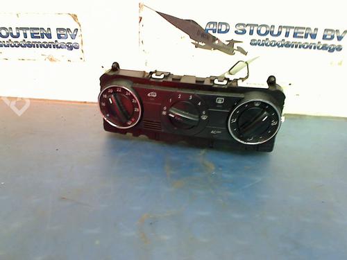 Commande Chauffage MERCEDES-BENZ A-CLASS (W169) A 170 (169.032, 169.332) (116 hp) 17220547