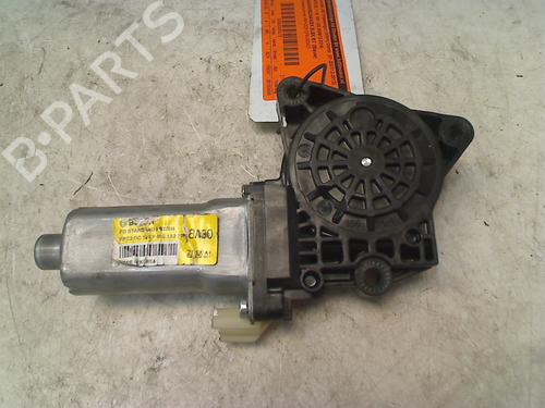 Used Right front window motor HYUNDAI i30 Estate (FD) 1.6 (126 hp) 11304494