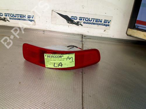 Feu de brouillard arrière PEUGEOT 4007 (VU_, VV_) 2.2 HDi (156 hp) 31306735